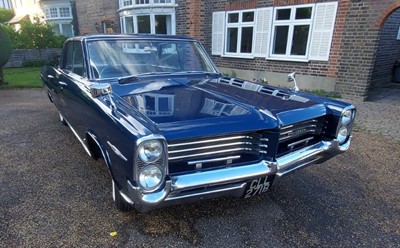 Lot 4007 - A 1964 Pontiac Parisienne saloon 5140cc,...