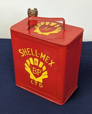 Lot 4030 - A Shell-Mex 'BP' Ltd 2-gallon petrol can by...