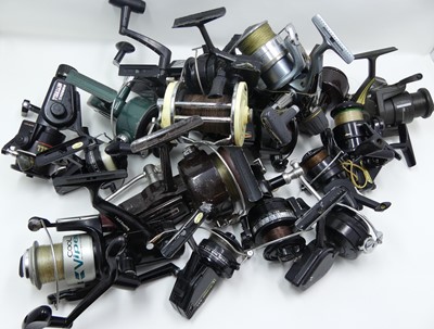 Lot 3524 - A collection of various freshwater fishing...