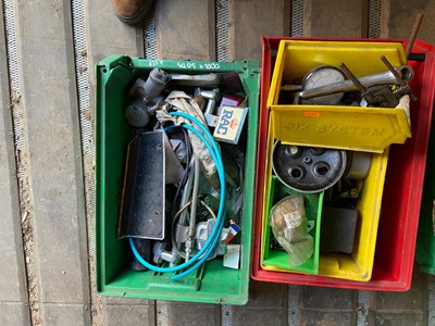 Lot 4039 - Assorted bike parts and components to include...