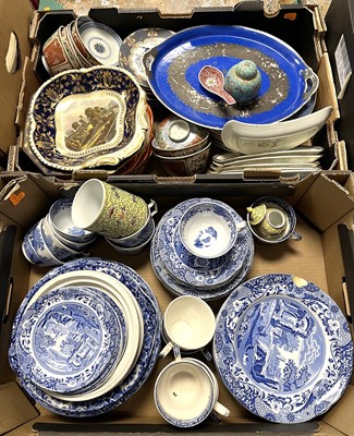 Lot 587 - A collection of glassware, to include frosted...