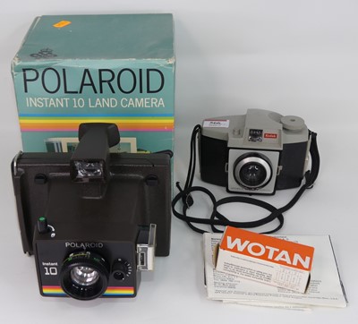 Lot 566 - A Kodak Brownie Cresta 3 camera, together with...