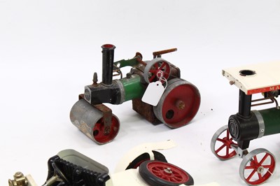 Lot 9 - A group of three Mamod steam engines to...