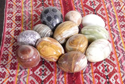Lot 1084 - A collection of twelve various marble and onyx...