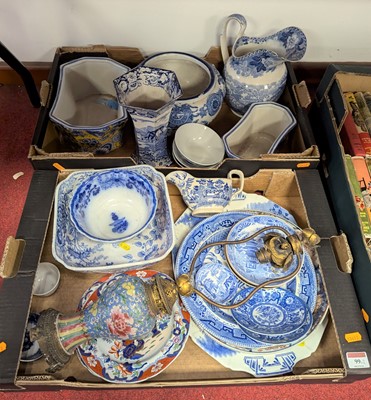 Lot 99 - A collection of ceramics to include blue &...