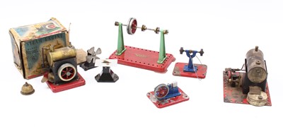 Lot 14 - A collection of stationary engines and...