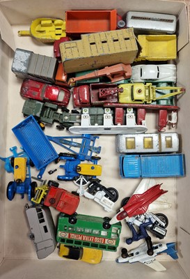 Lot 1705A - A small tray containing unboxed play-worn...