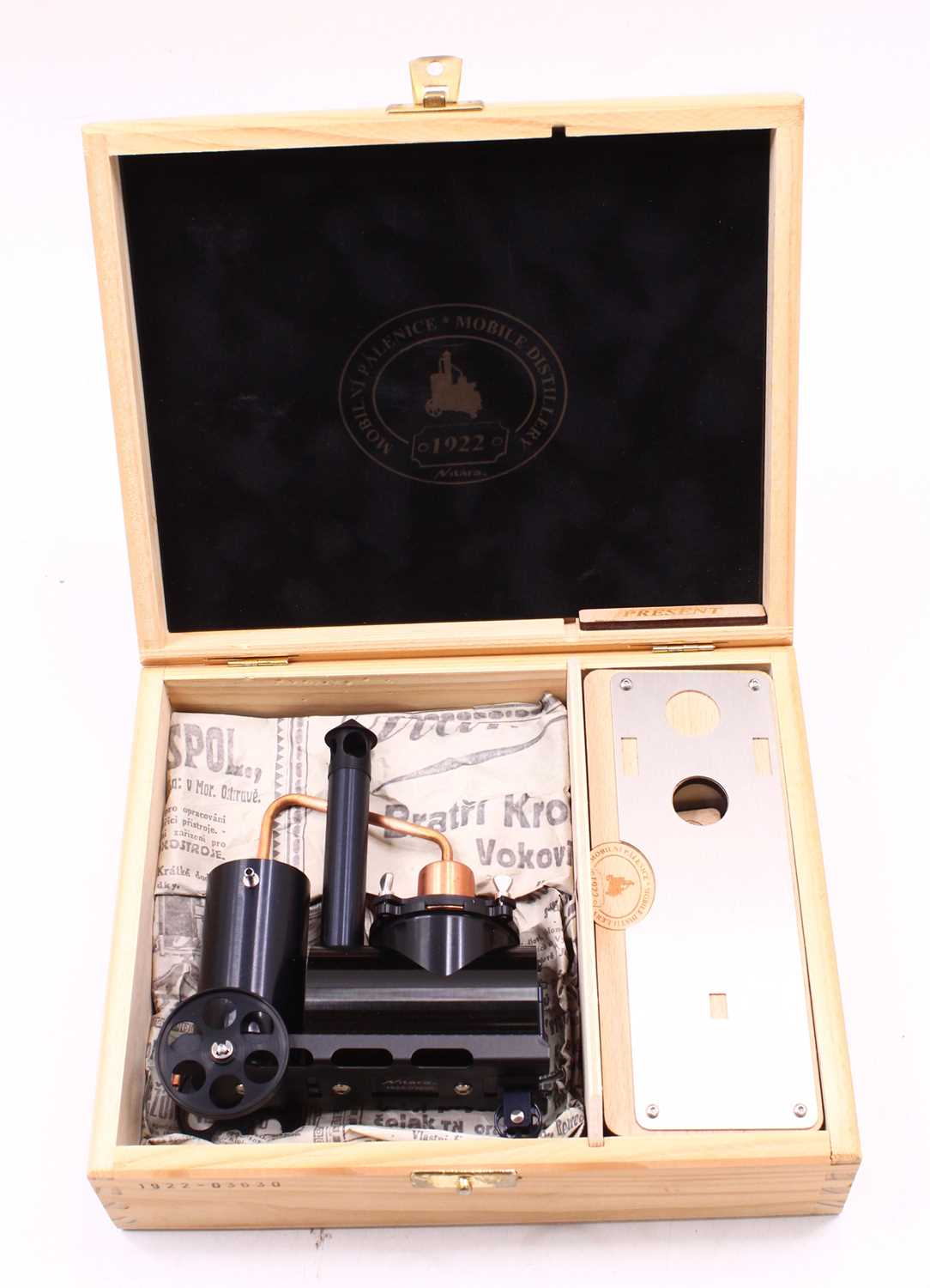 Lot 30 - A boxed Nitara modern release replica model of...