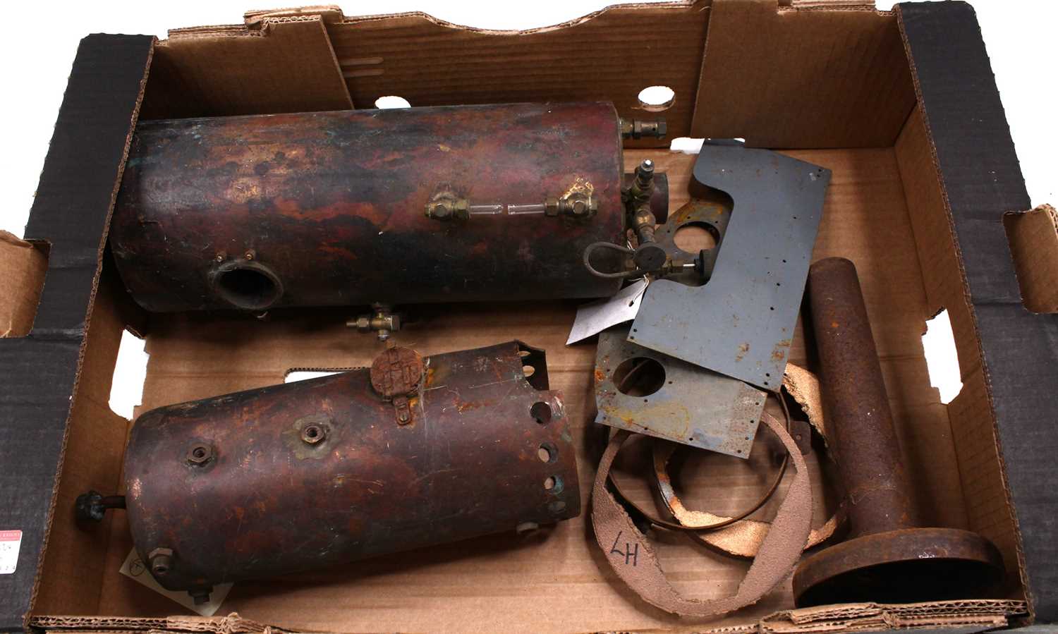 Lot 66 - One tray containing two vertical live steam...