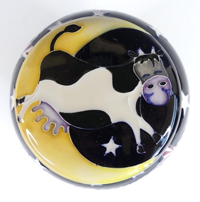 Lot 18 - A contemporary Moorcroft pottery ginger jar...