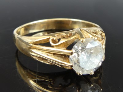 Lot 2291 - A 9ct yellow gold gent's diamond solitaire...