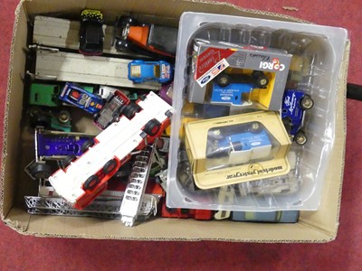Lot 1571 - A Tray containing loose and playworn diecast...
