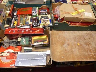 Lot 1611 - 3 trays of mostly boxed modern issue diecast...