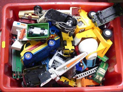 Lot 1622 - A box containing various loose & playworn...