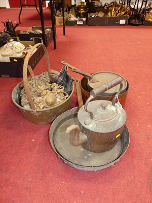 Lot 239 - A collection of metalwares to include...