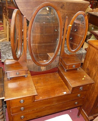 Lot 1371 - An Edwardian mahogany and chequer strung...