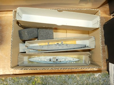 Lot 1442 - Navis Neptun group of 2 WW1 Battleships to...