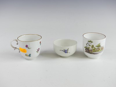 Lot 2097 - A Vienna porcelain tea bowl, circa 1744-49,...