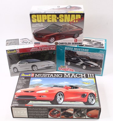 Lot 747 - REVELL 1.25 & LINDBERG 1.25 scale US...