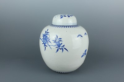 Lot 4 - A Chinese blue and white ovoid jar with cover,...