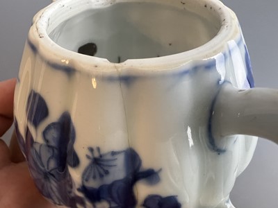 Lot 14 - A set of Chinese blue and white tea vessels,...