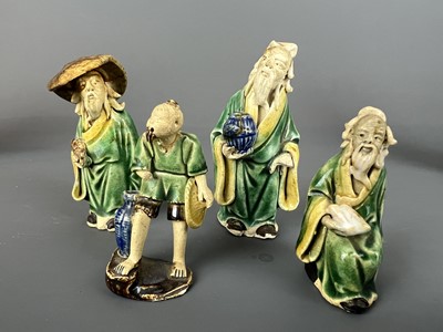 Lot 61 - A group of Chinese porcelain pieces, 19th to...
