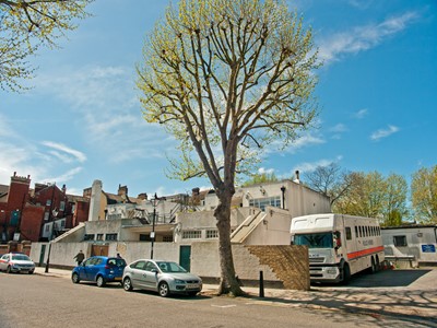 Lot 21 - Mounted Police Bow Stables - London: Tour for...