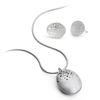 Lot 79 - Kate Smith Jewellery: Patterned Sterling...