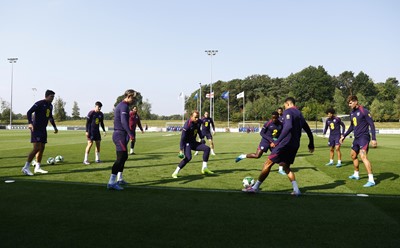 Lot 90 - Watch England Men's Football Team Train x4...