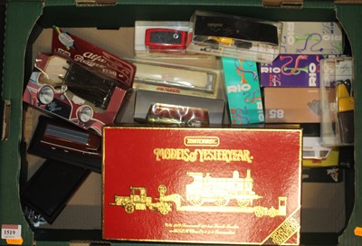 Lot 1519 - A quantity of boxed modern issue diecast to...