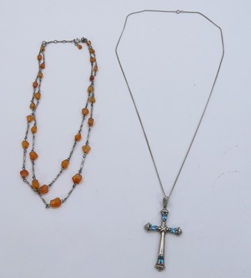 Lot 323 - A beaded agate necklace; together with a white...