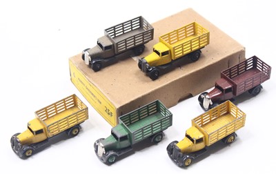 Lot 1209 - Dinky Toys Trade Box of 25F Market Gardeners...