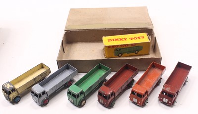 Lot 1383 - Dinky Toys 25R Trade box containing 6 Forward...