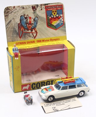 Lot 1391 - Corgi Toys No. 499 Citroen Safari 1968 Winter...