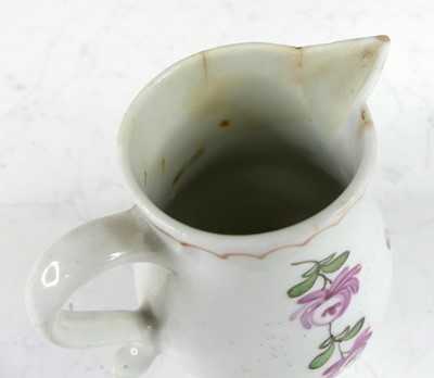 Lot 2067 - A Lowestoft porcelain sparrowbeak cream jug,...