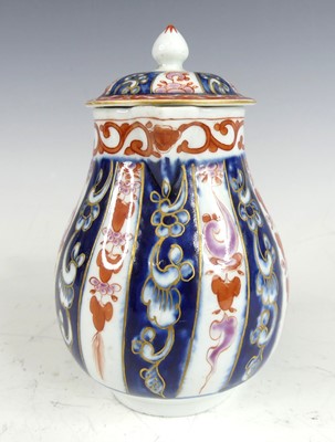 Lot 2077 - A Worcester porcelain sparrowbeak cream jug...