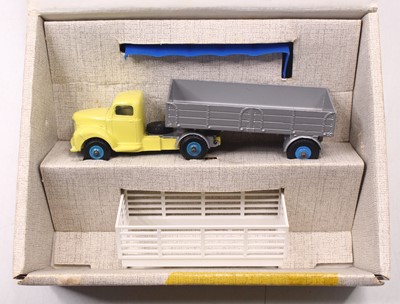 Lot 1059 - A Dinky Toys No. 424 Convertible Articulated...