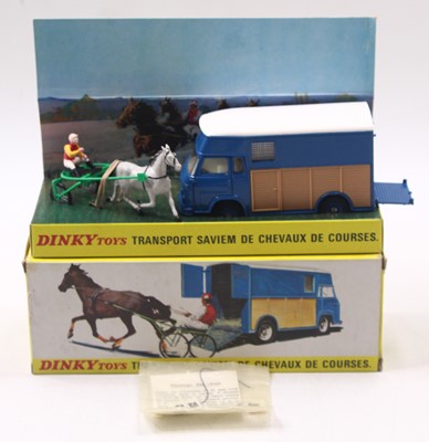 Lot 1099 - French Dinky 571 Transport Saviem de Chevaux...