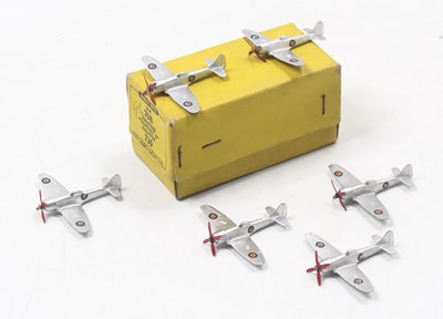 Lot 1358 - Dinky Toys No.70B/730 Trade box of 6 Hawker...