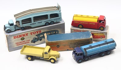Lot 1243 - Dinky Toys group of 3 haulage examples to...