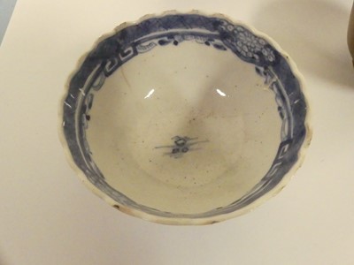 Lot 259 - An 18th century Chinese porcelain coffee can,...
