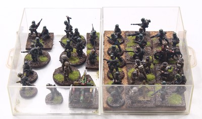 Lot 1895 - A small quantity of Renegade Miniatures white...