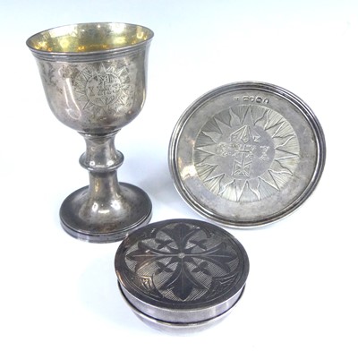 Lot 1104 - A George IV silver two-piece travel communion...