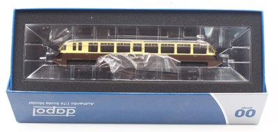 Lot 434 - Dapol 00 gauge GWR streamlined railcar, in GWR...