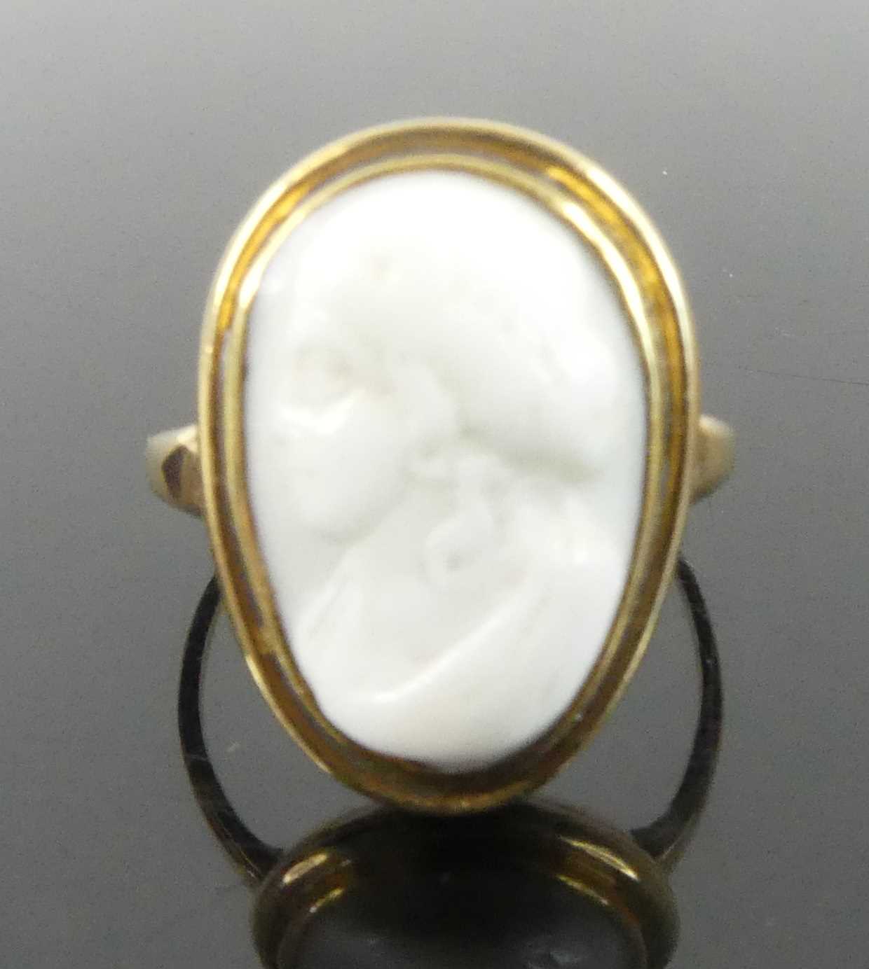 Lot 2588 - A George III yellow metal carved shell cameo...