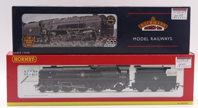 Lot 389 - Two 00 gauge locos to include a Hornby...