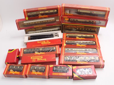 Lot 438 - One tray of 19 00 gauge GWR coaches, by...