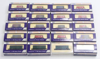 Lot 606 - 20 Dapol N gauge wagons, including 21-ton...