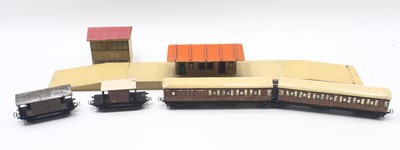Lot 332 - One pre-war pair Hornby-Dublo NE teak...