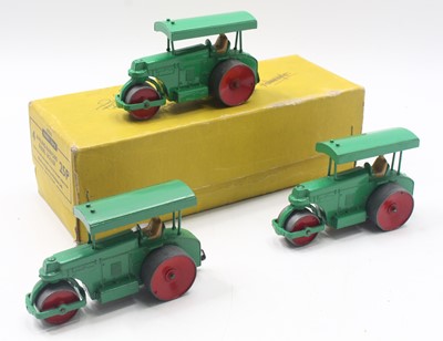 Lot 1369 - Dinky Toys No. 25P Aveling Barford Diesel...